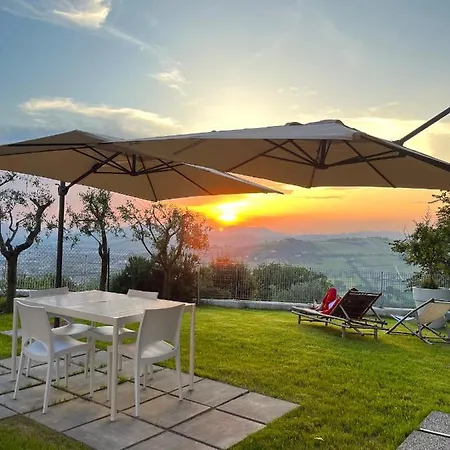 Tramonto - Soggiorni Le Grotte * Camerano